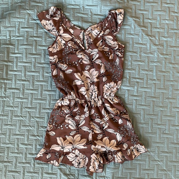 Floral Romper - Picture 1 of 4